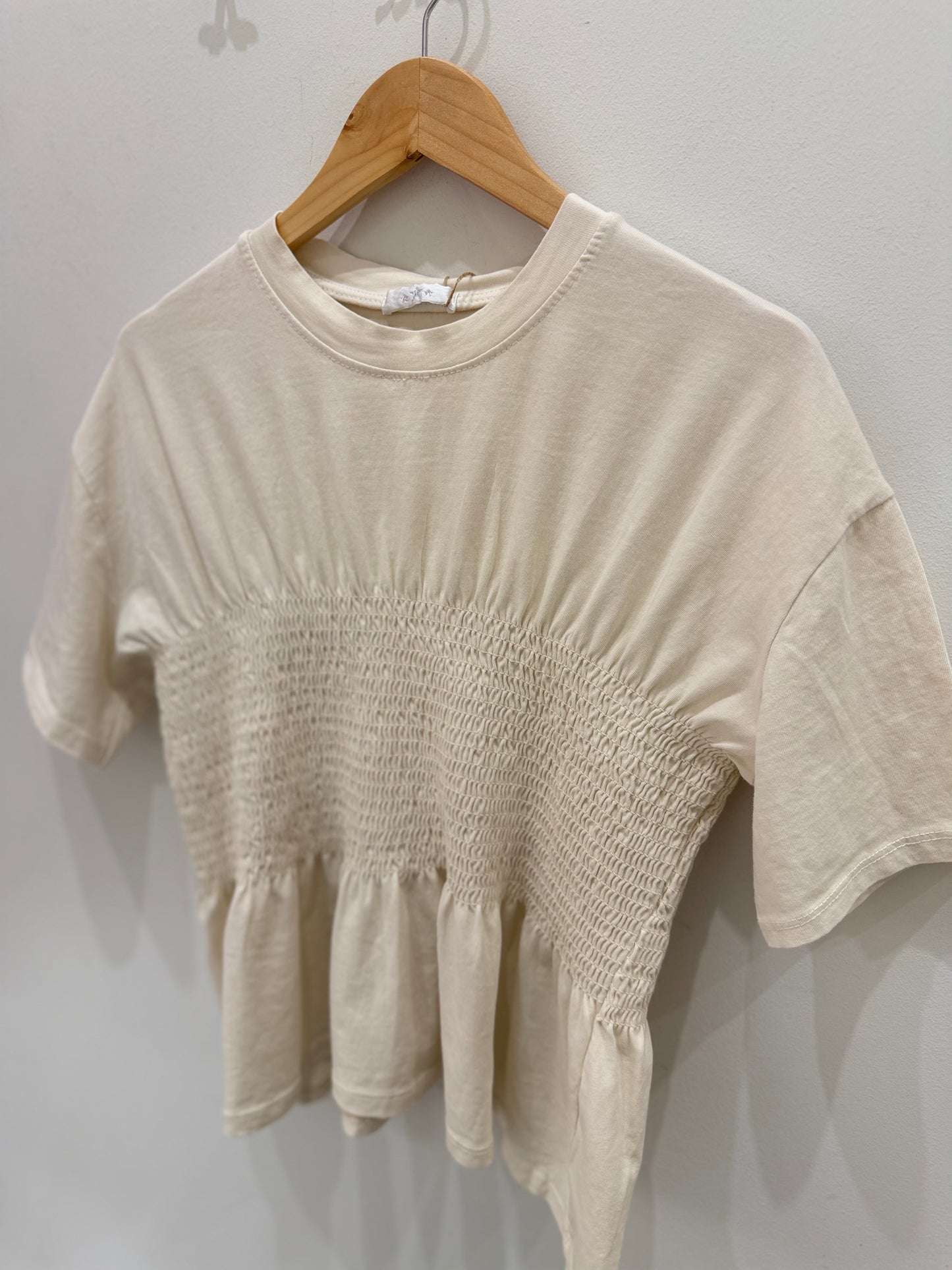 CAMISETA BEIGE