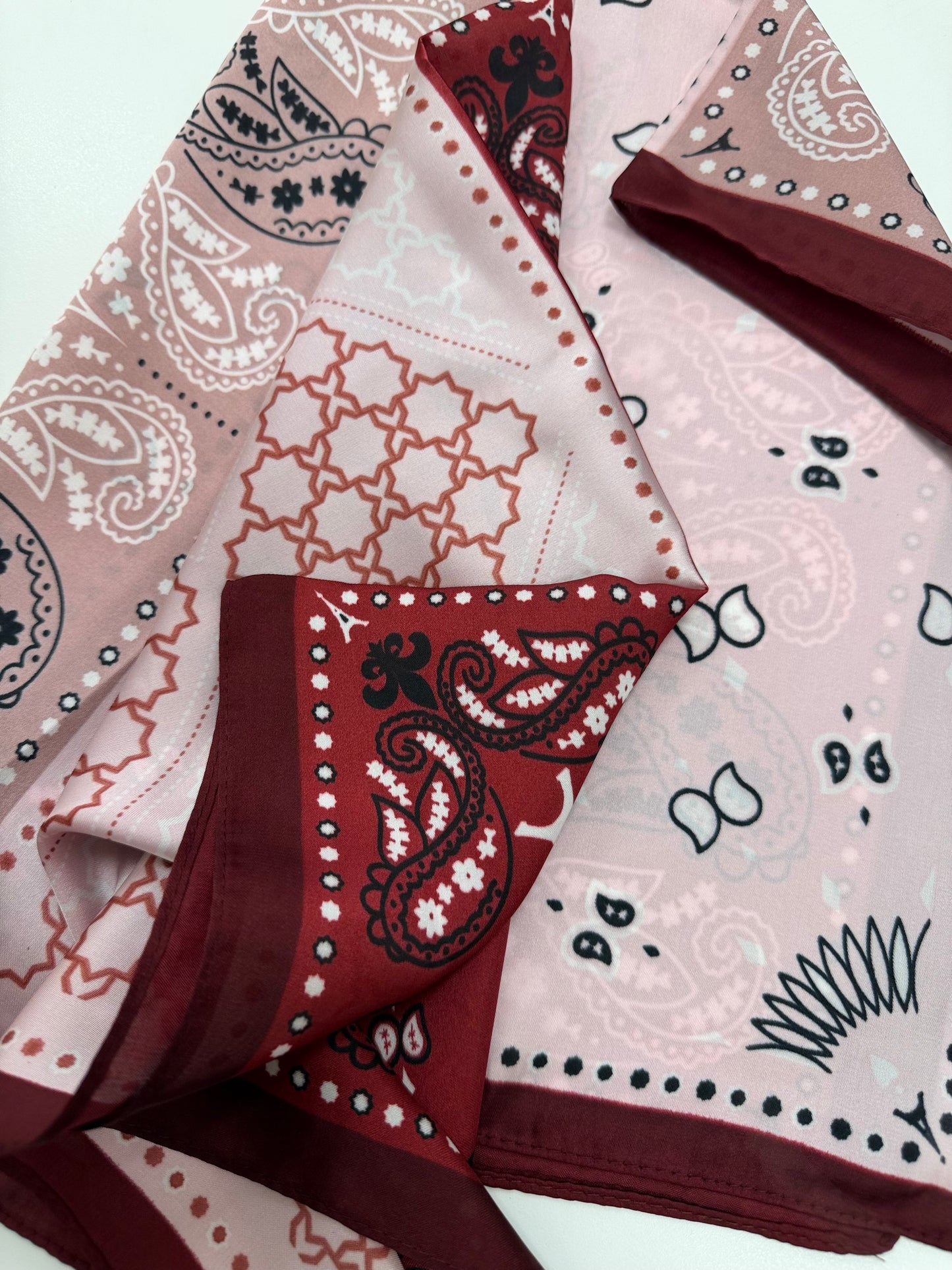 PAÑUELO ESTAMPADO ROSA