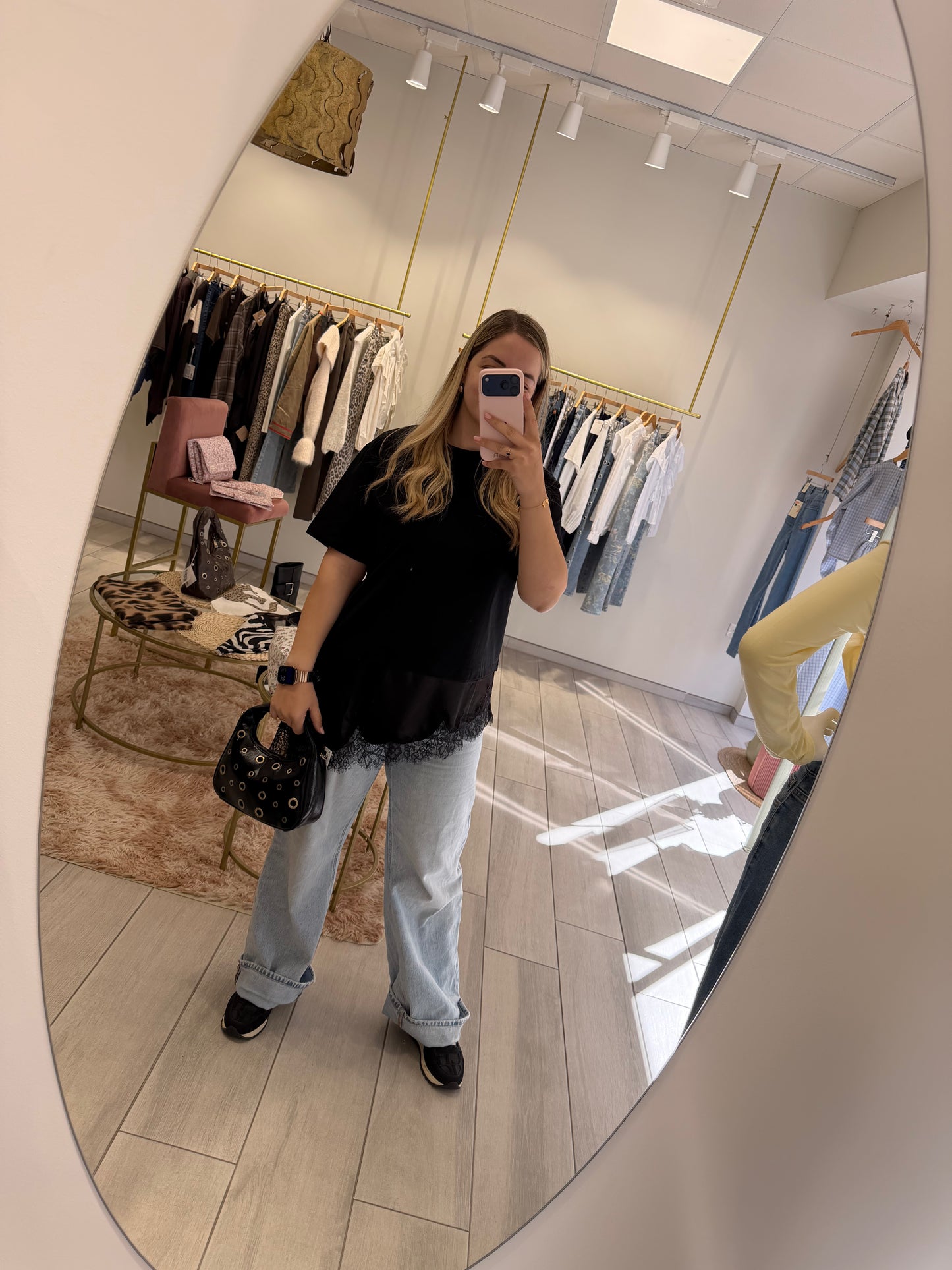 BOLSO NEGRO TACHUELAS
