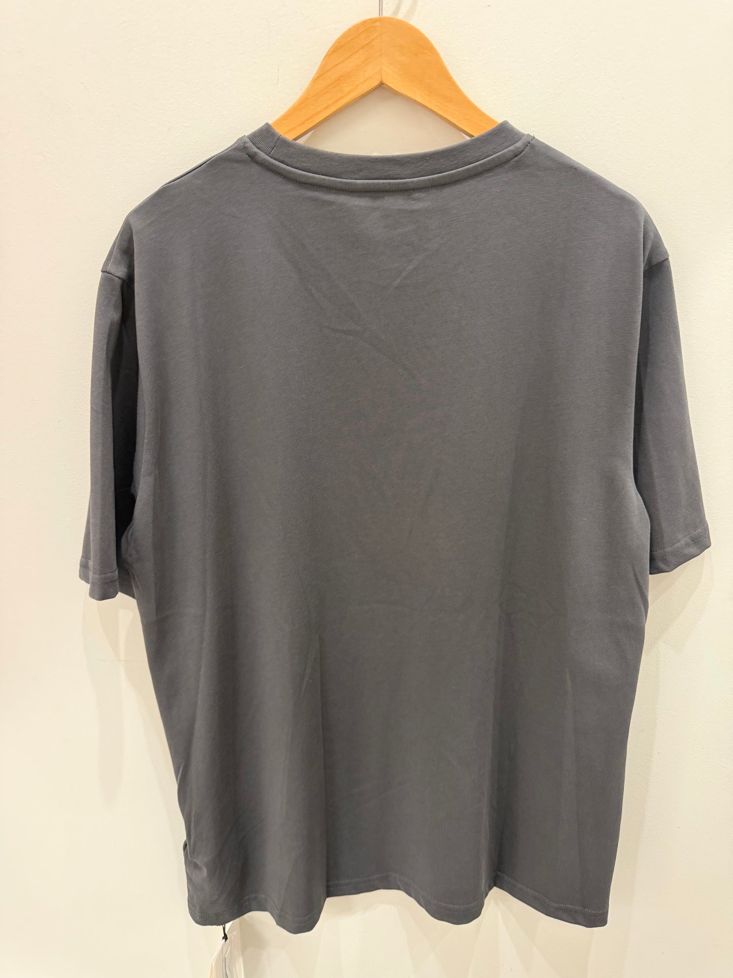 CAMISETA GRIS PERRITOS