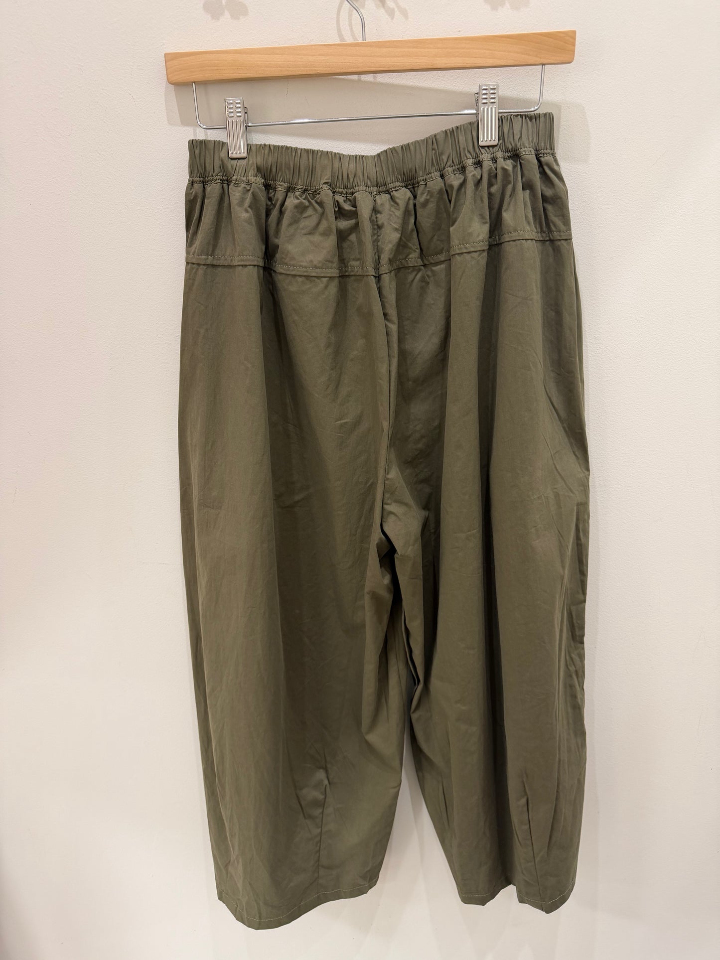 PANTALÓN ANCHO KAKI