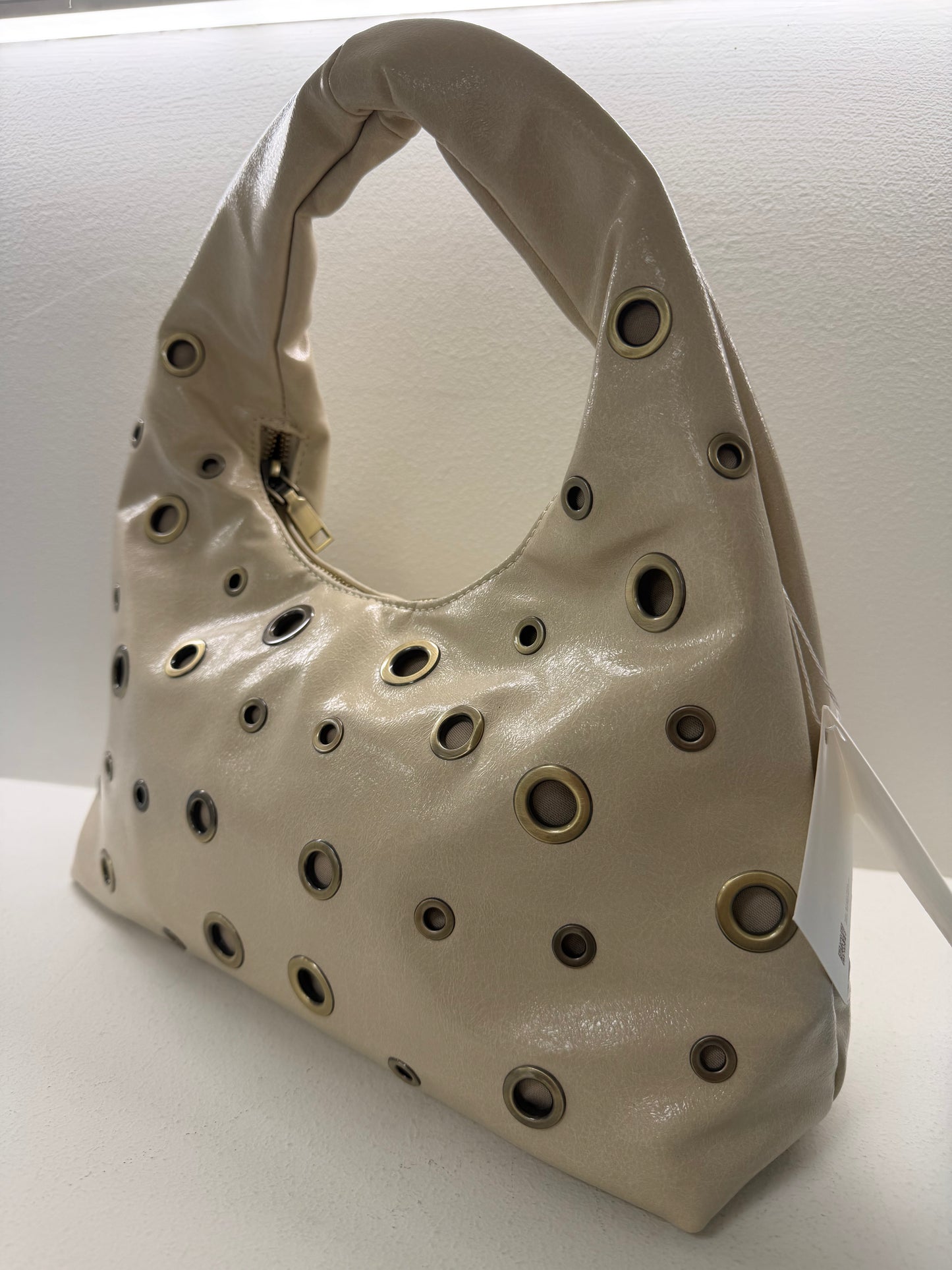 BOLSO BEIGE ARANDELAS