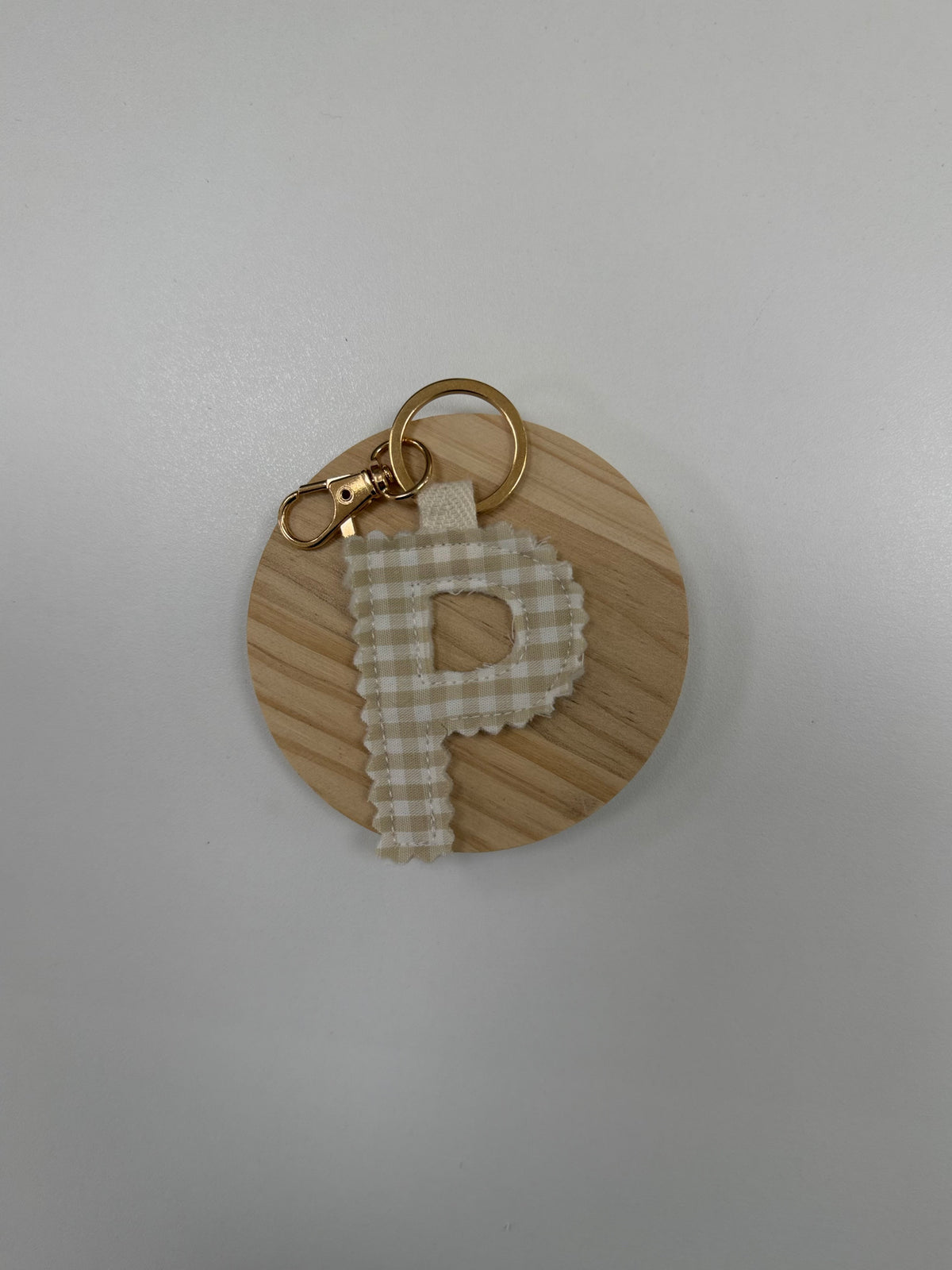 CHARM/LLAVERO HECHO A MANO INICIAL