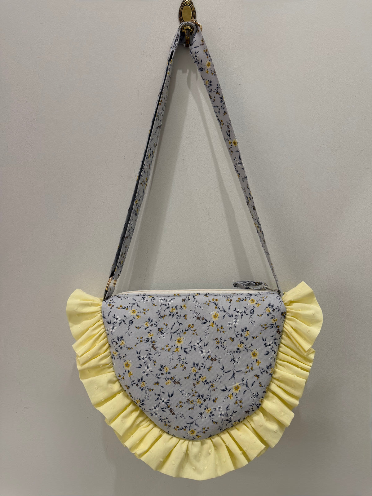 BOLSO CALA VOLANTE AMARILLO