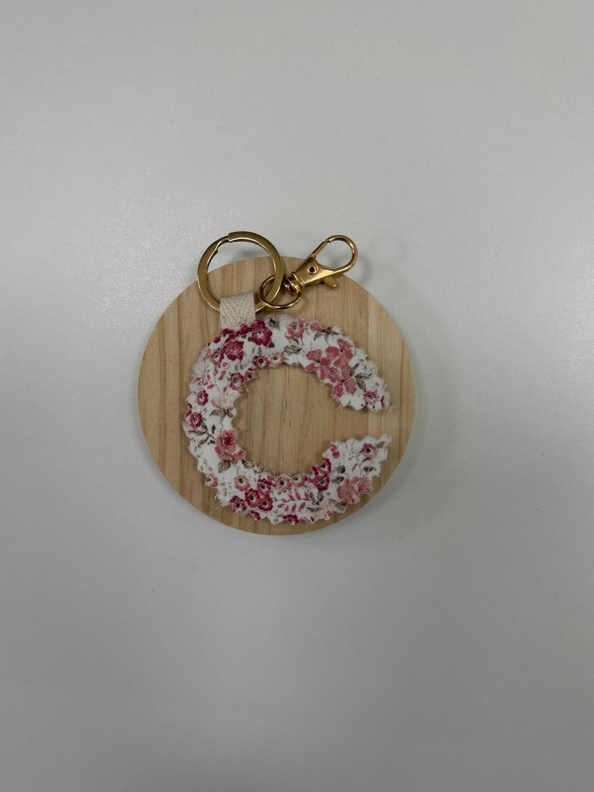 CHARM/LLAVERO HECHO A MANO INICIAL