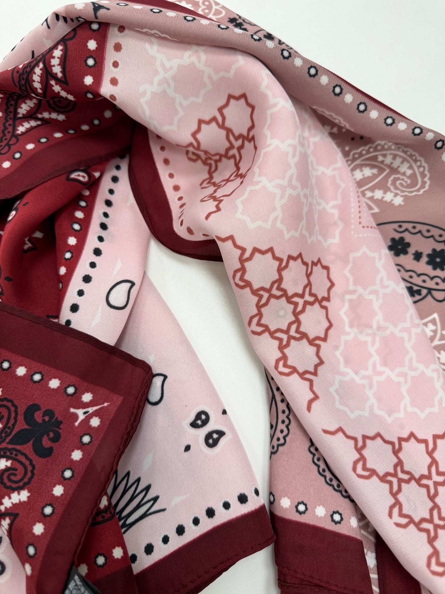 PAÑUELO ESTAMPADO ROSA