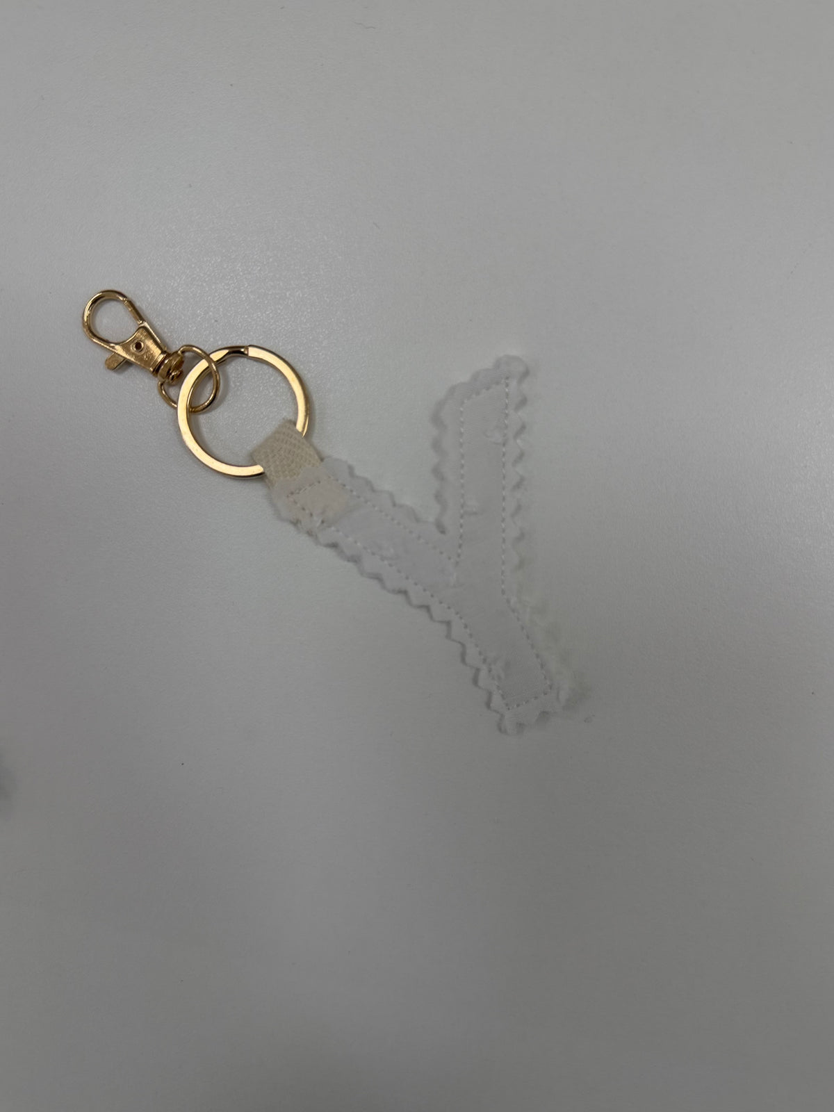 CHARM/LLAVERO HECHO A MANO INICIAL