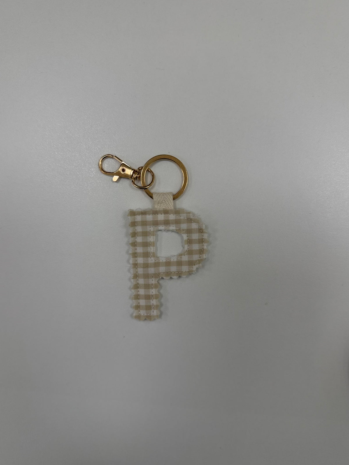 CHARM/LLAVERO HECHO A MANO INICIAL
