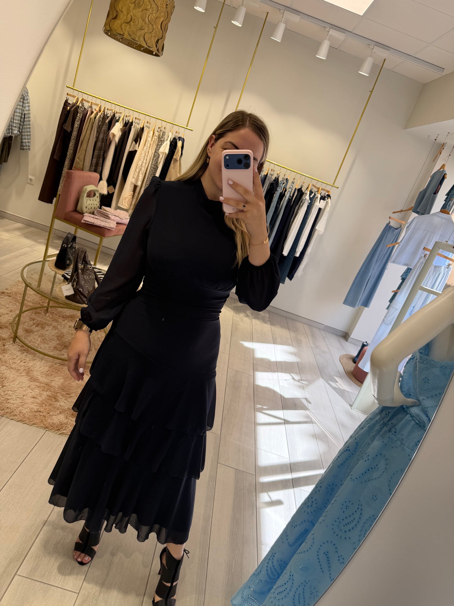 VESTIDO AZUL VOLANTES