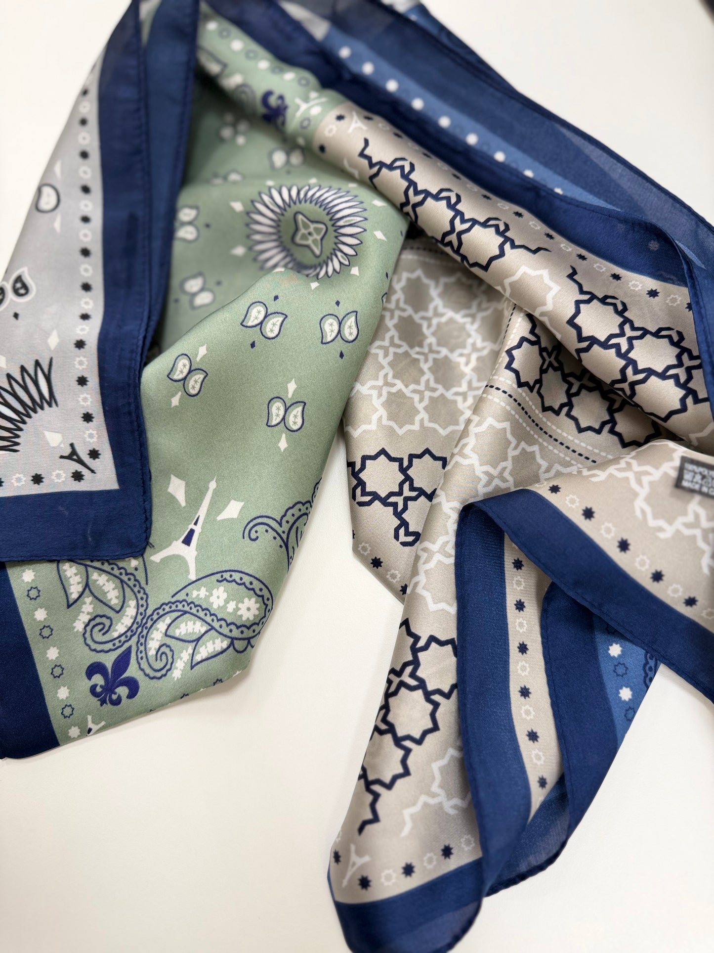 PAÑUELO SATÉN ESTAMPADO