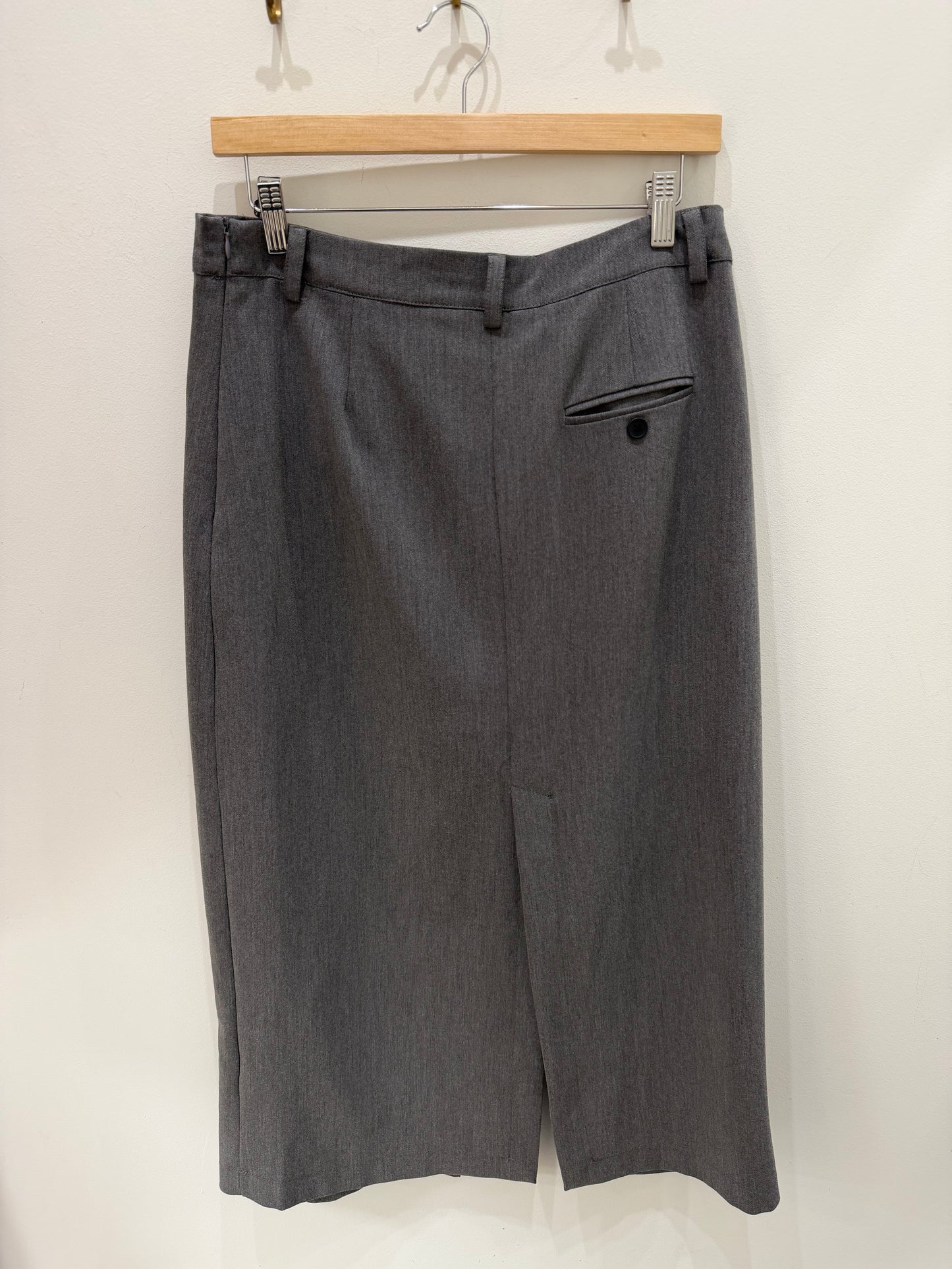 FALDA GRIS DETALLE BOTONES