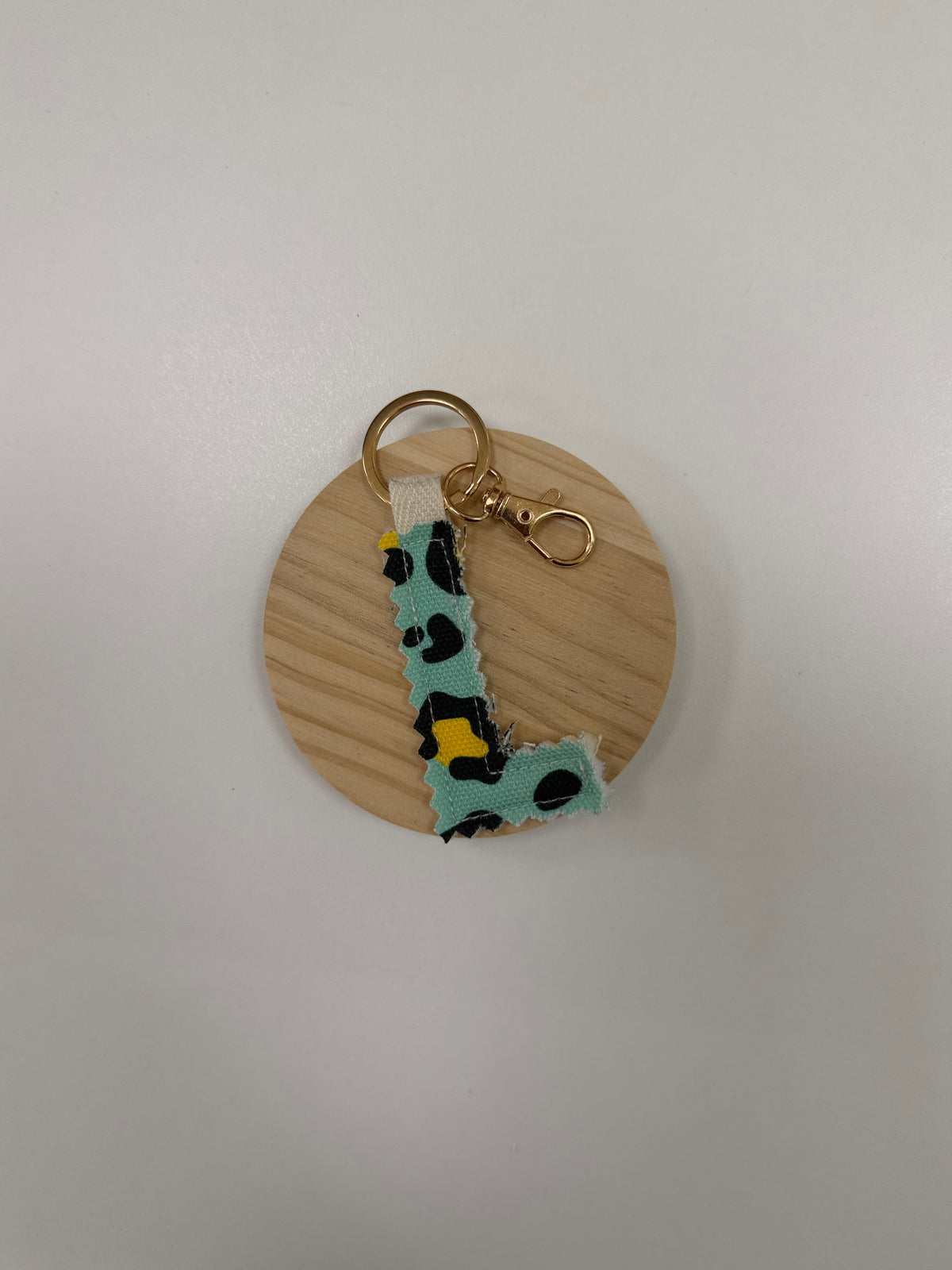 CHARM/LLAVERO HECHO A MANO INICIAL