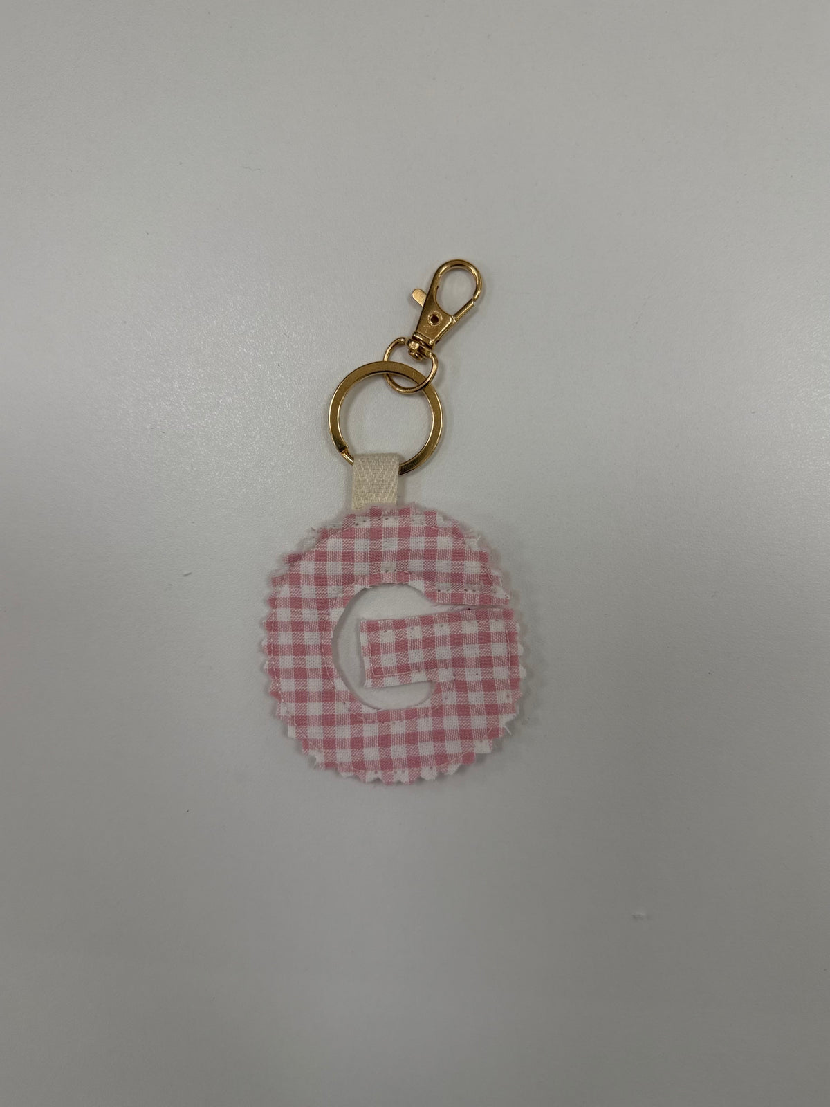 CHARM/LLAVERO HECHO A MANO INICIAL