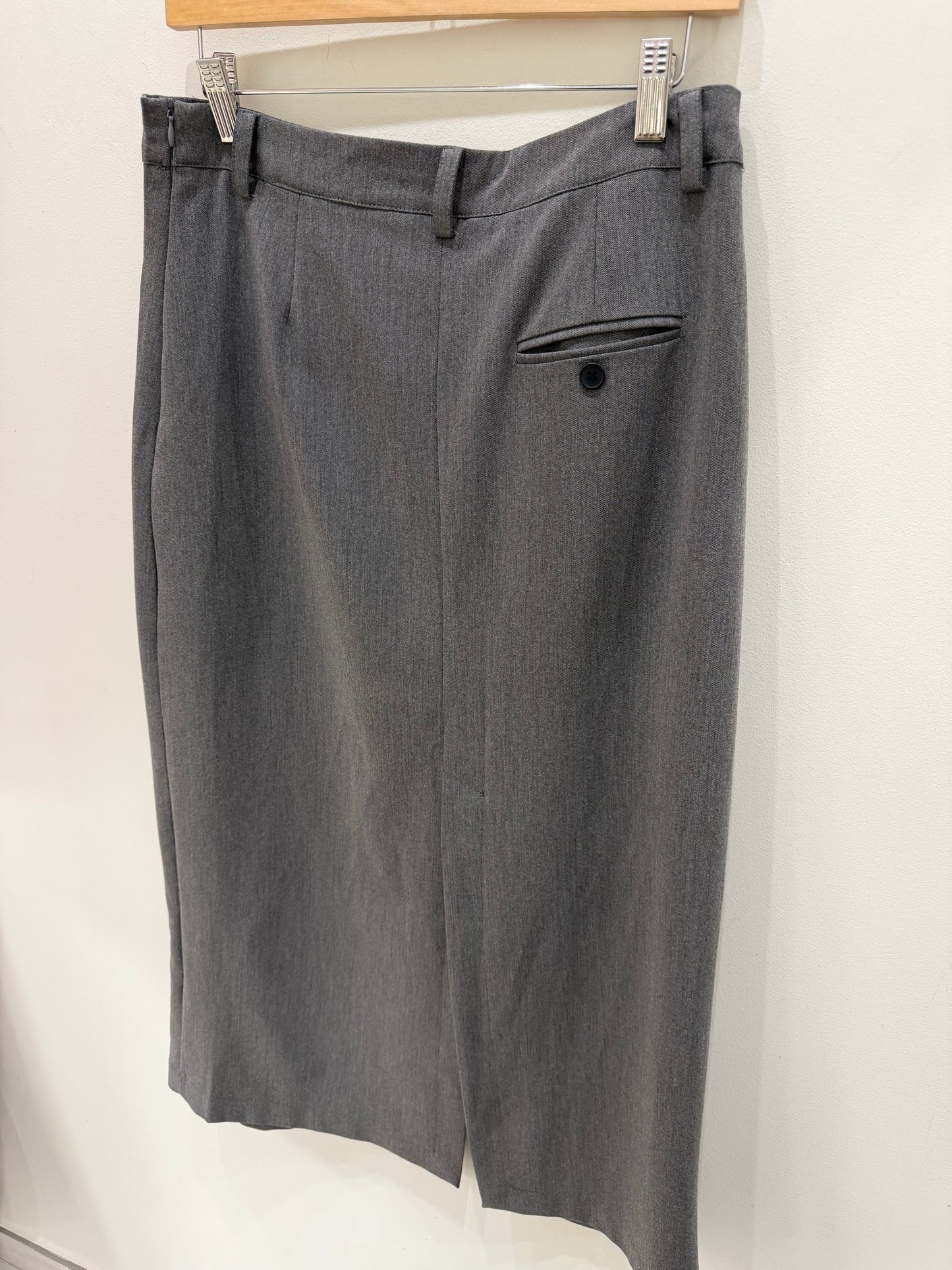 FALDA GRIS DETALLE BOTONES