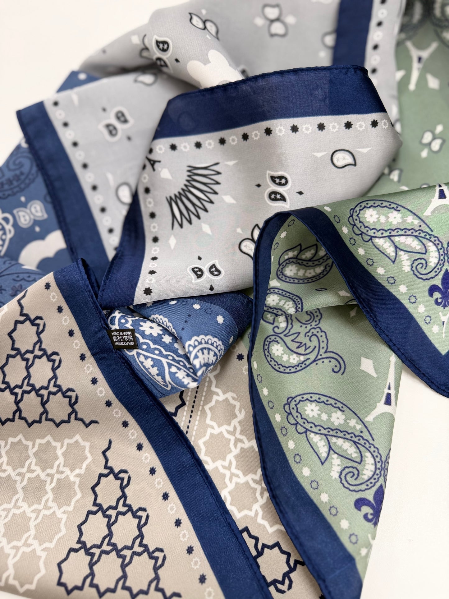 PAÑUELO SATÉN ESTAMPADO