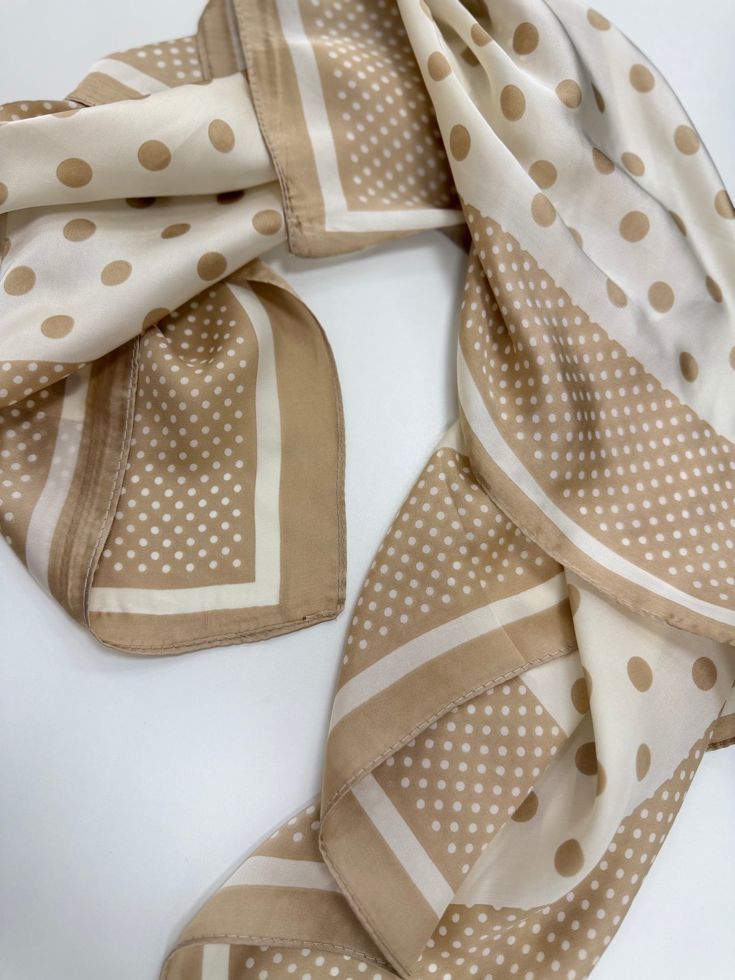 PAÑUELO LUNARES BEIGE