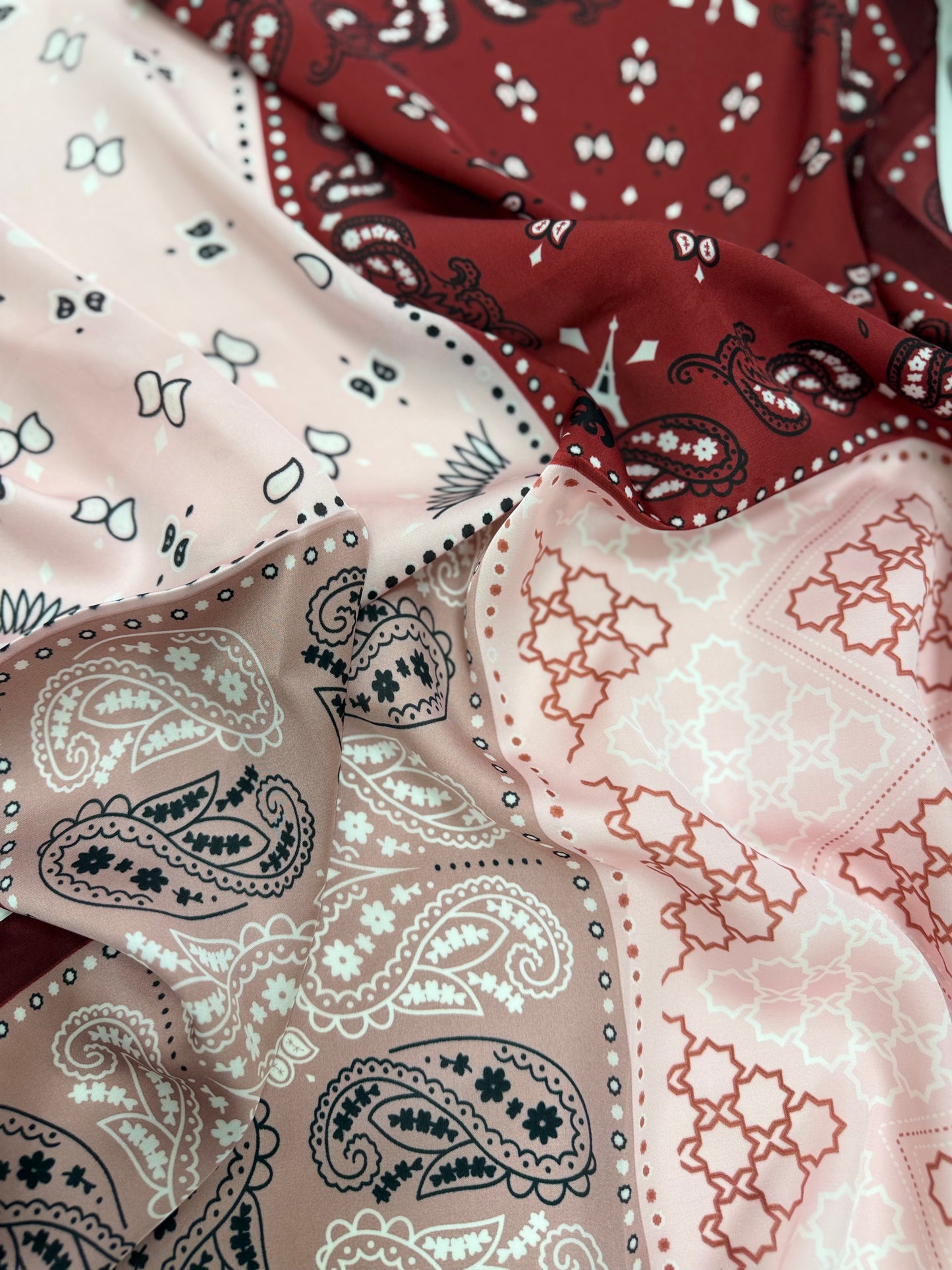 PAÑUELO ESTAMPADO ROSA