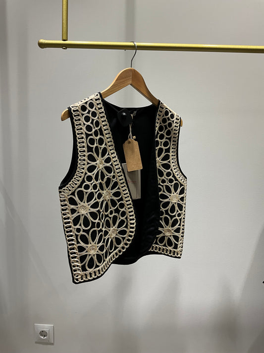 CHALECO NEGRO FLORES