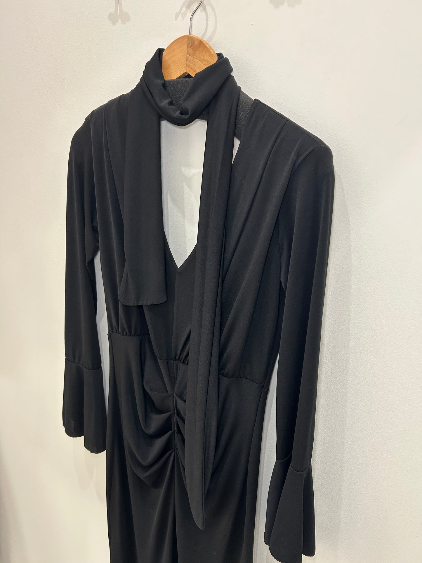 VESTIDO NEGRO FRUNCIDO