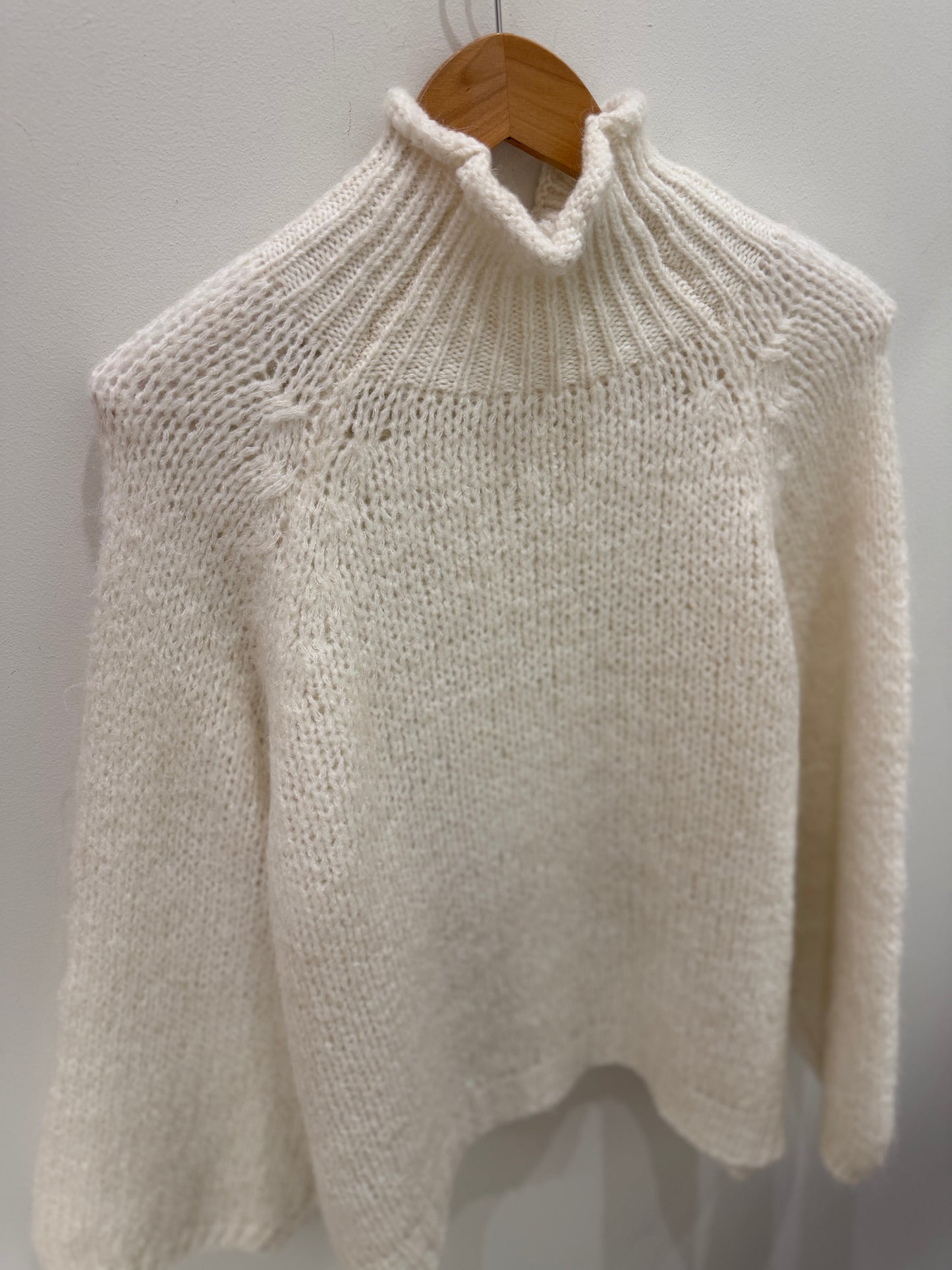 JERSEY CUELLO ALTO CRUDO