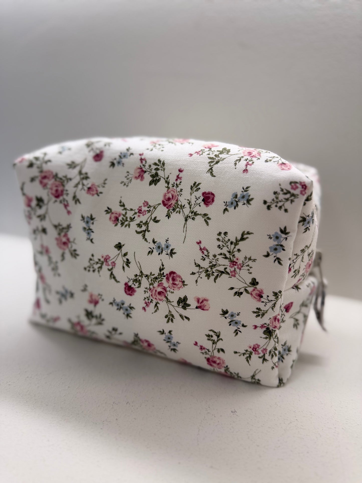 NECESER FLORES