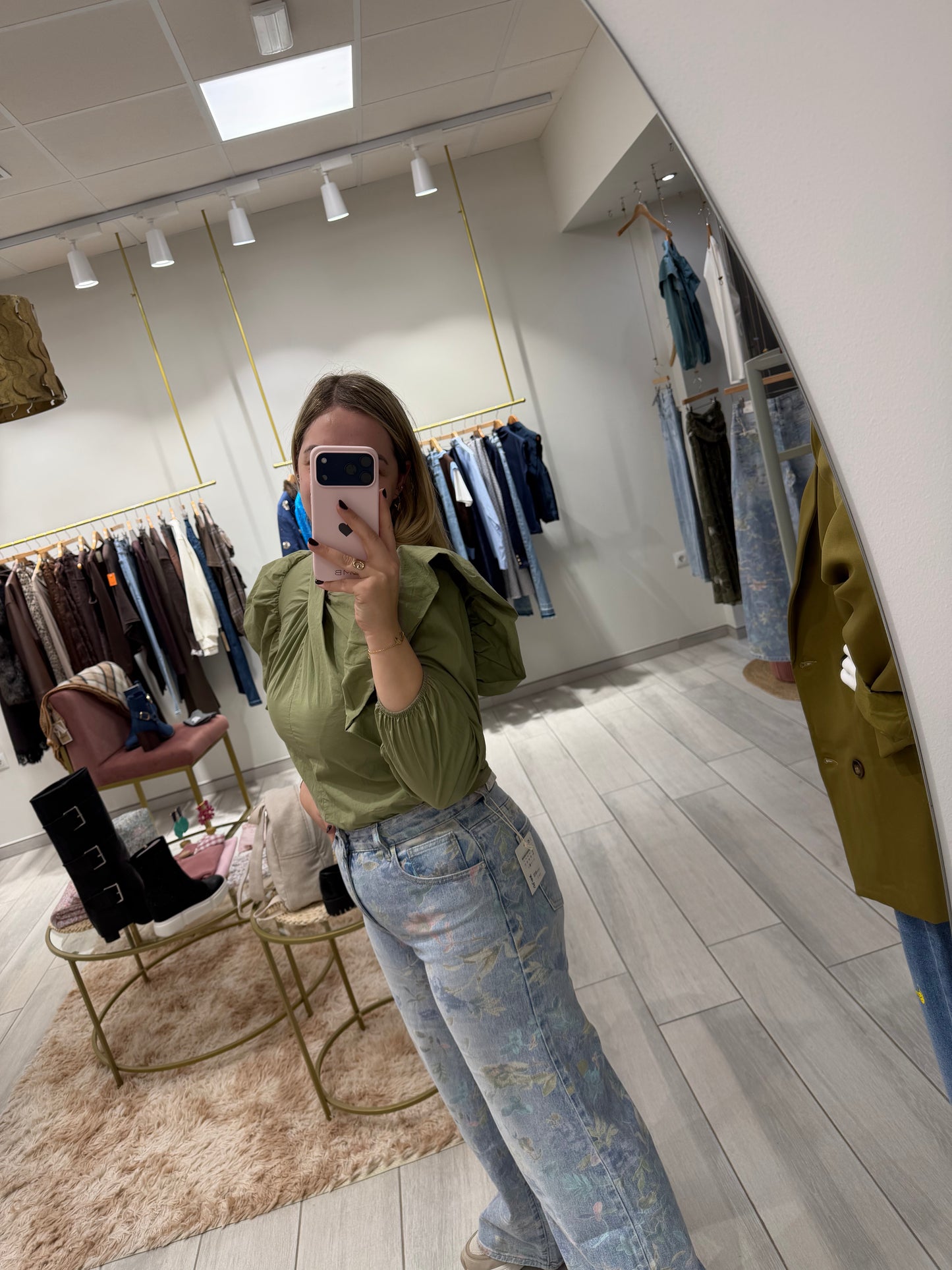 BLUSA VERDE VOLANTES