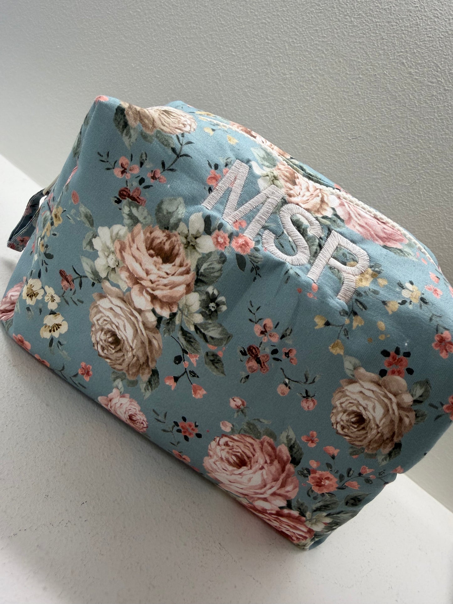 NECESER FLORES TONOS PASTEL