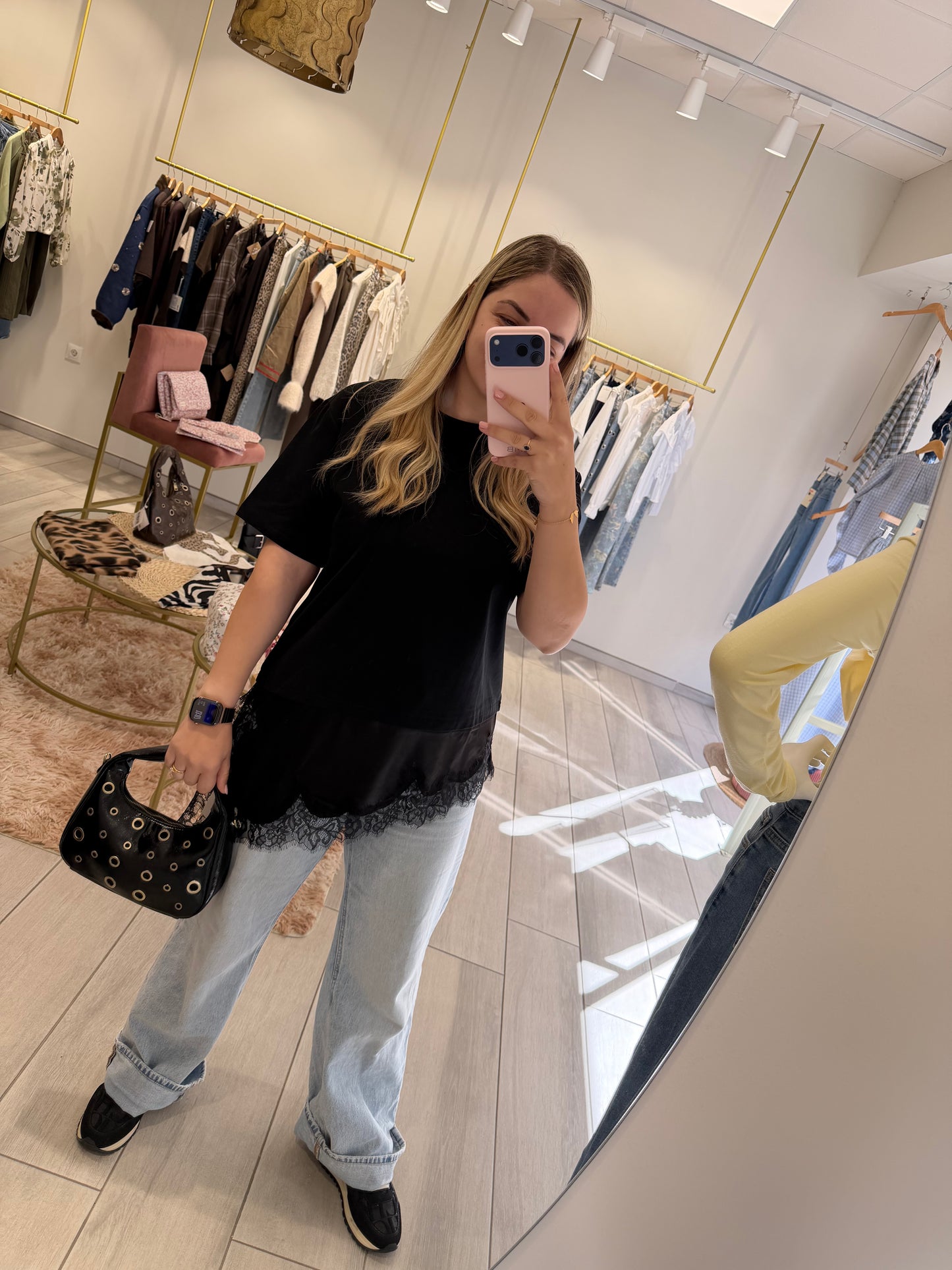 BOLSO NEGRO TACHUELAS
