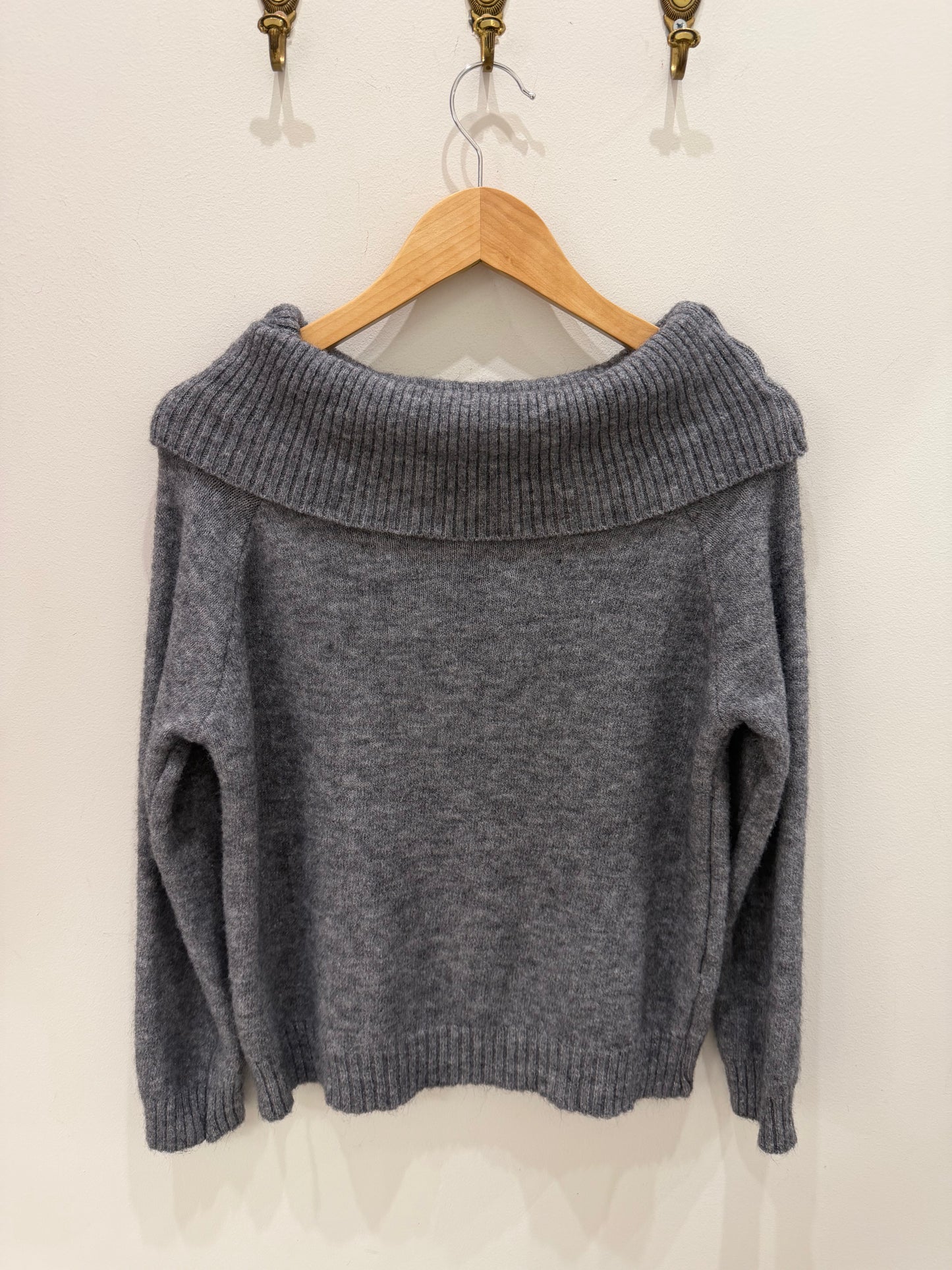 JERSEY CUELLO BARCO GRIS