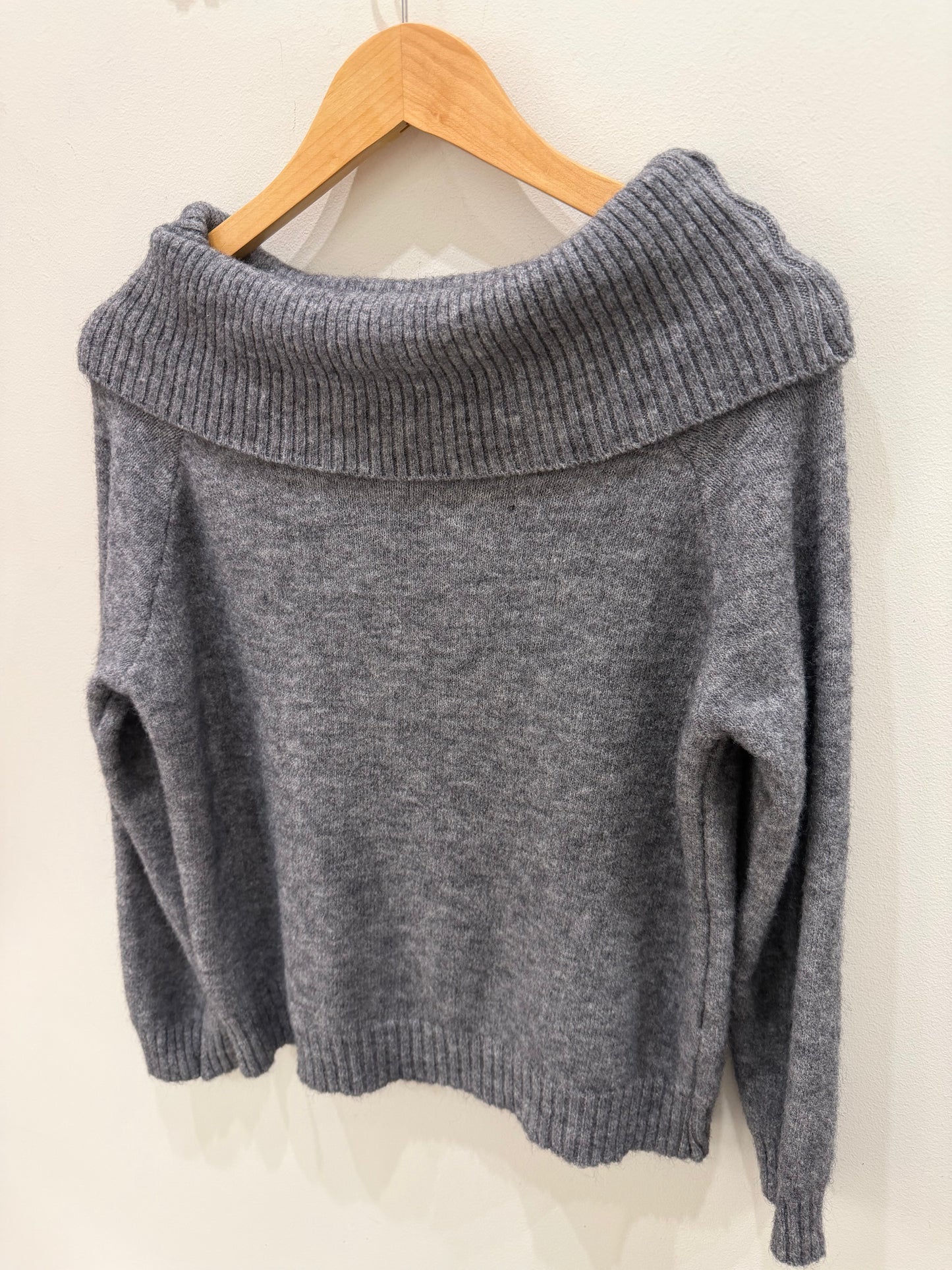 JERSEY CUELLO BARCO GRIS