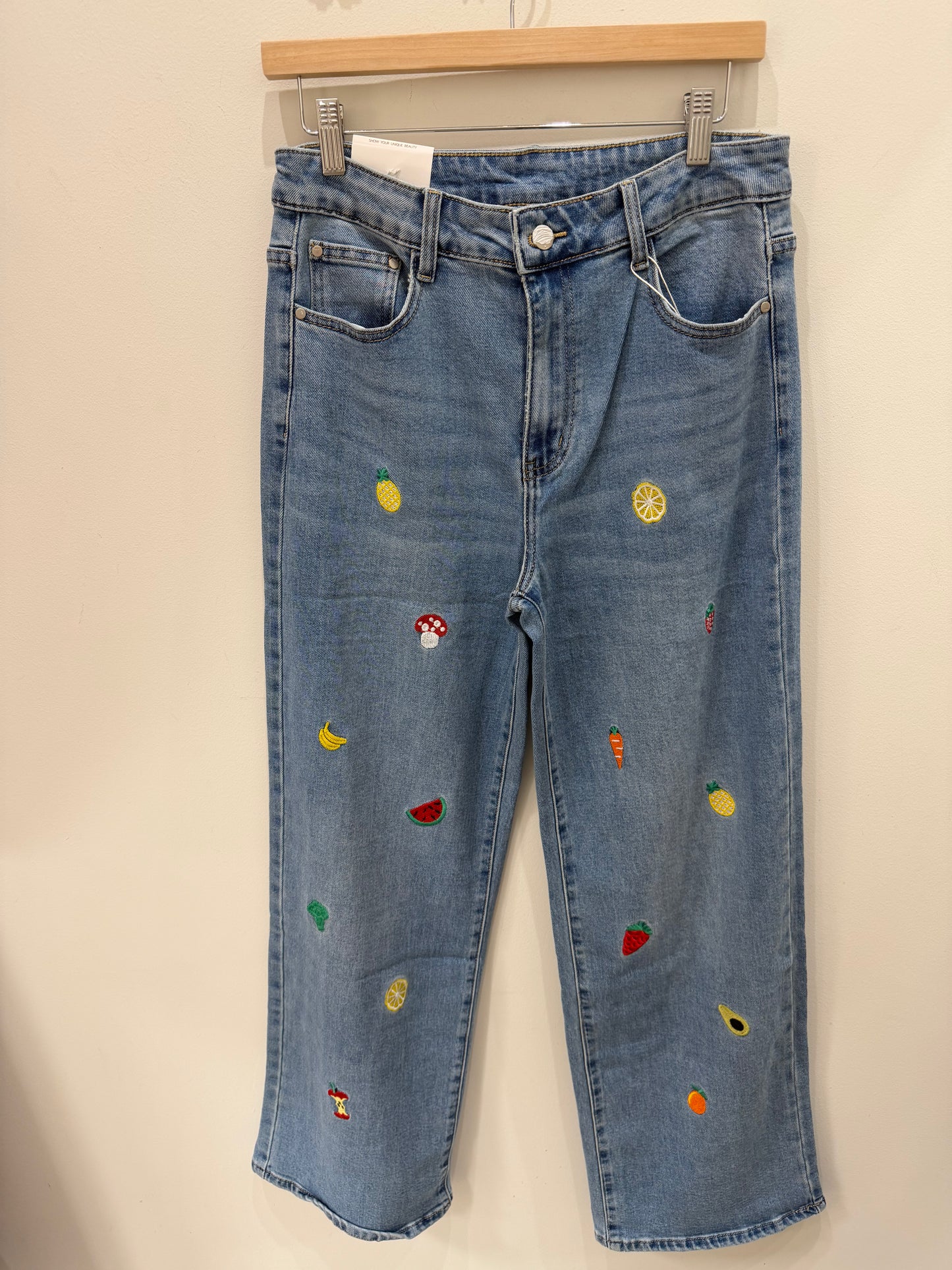 PANTALÓN FRUTAS BORDADAS