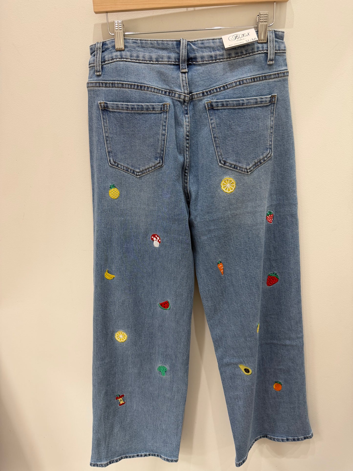 PANTALÓN FRUTAS BORDADAS