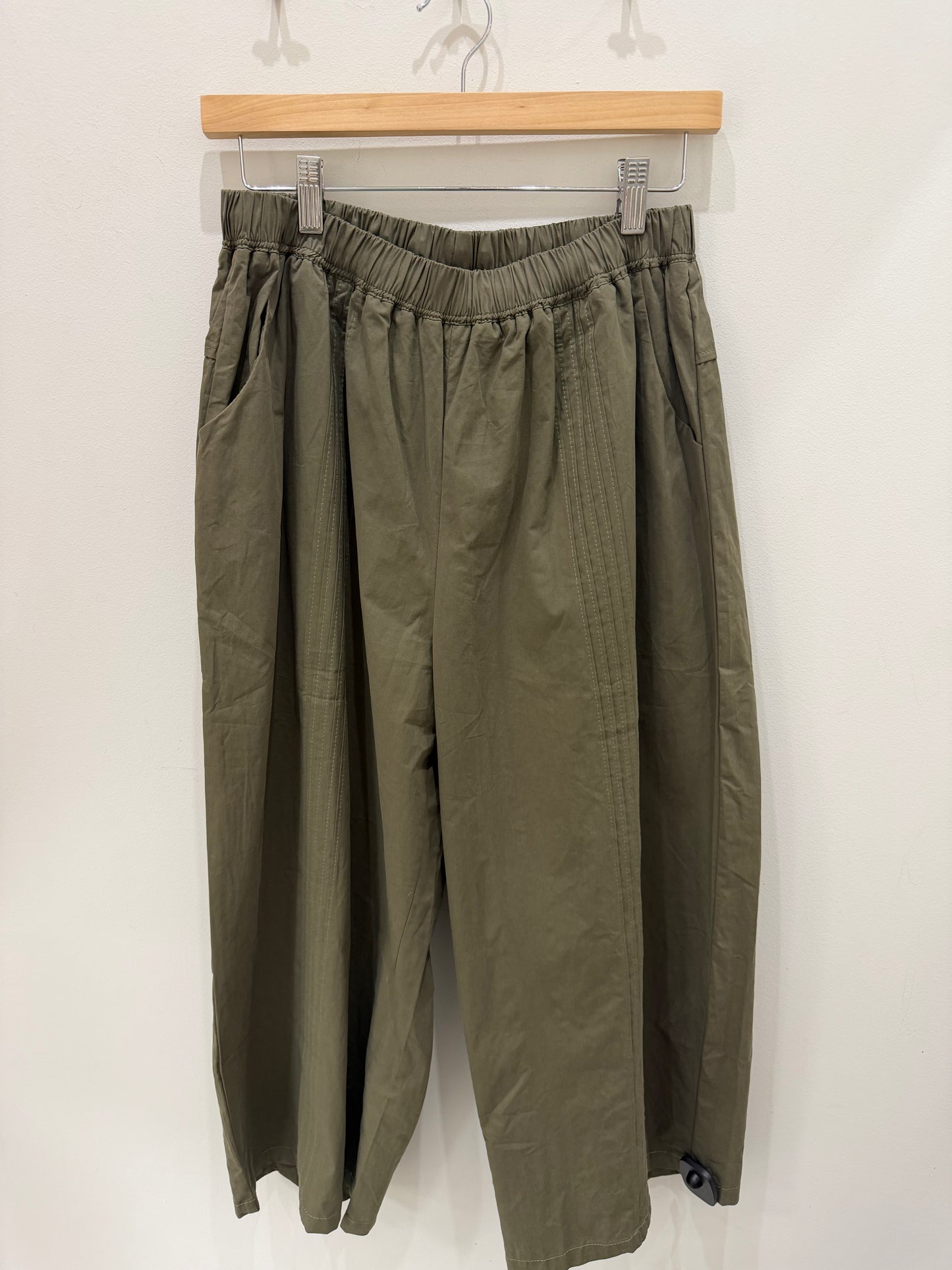 PANTALÓN ANCHO KAKI