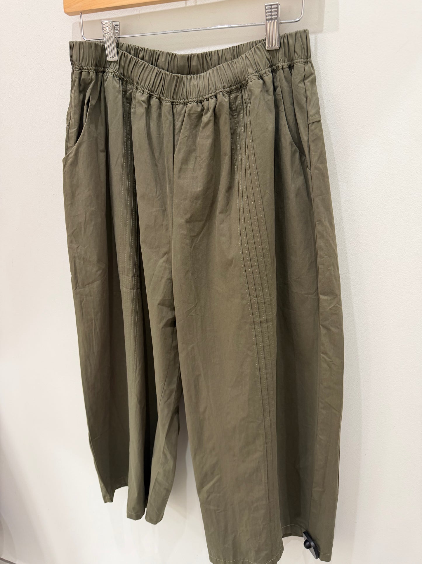 PANTALÓN ANCHO KAKI