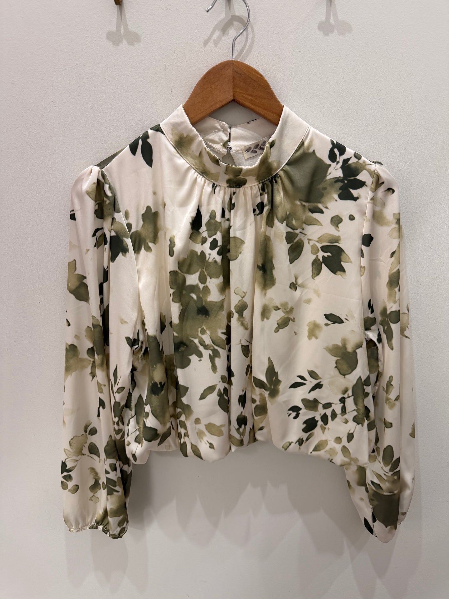 BLUSA SATINADA ESTAMPADA