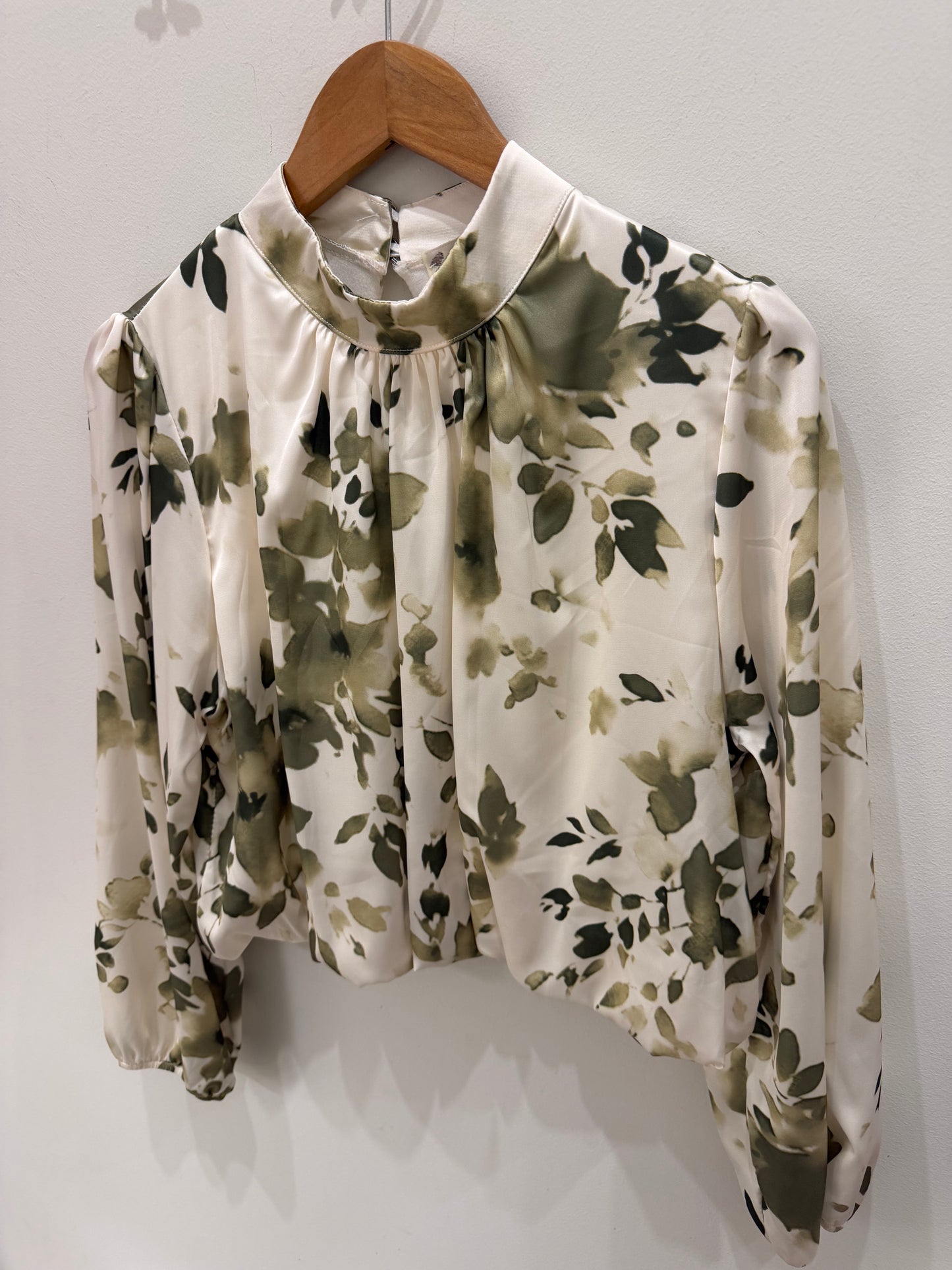 BLUSA SATINADA ESTAMPADA