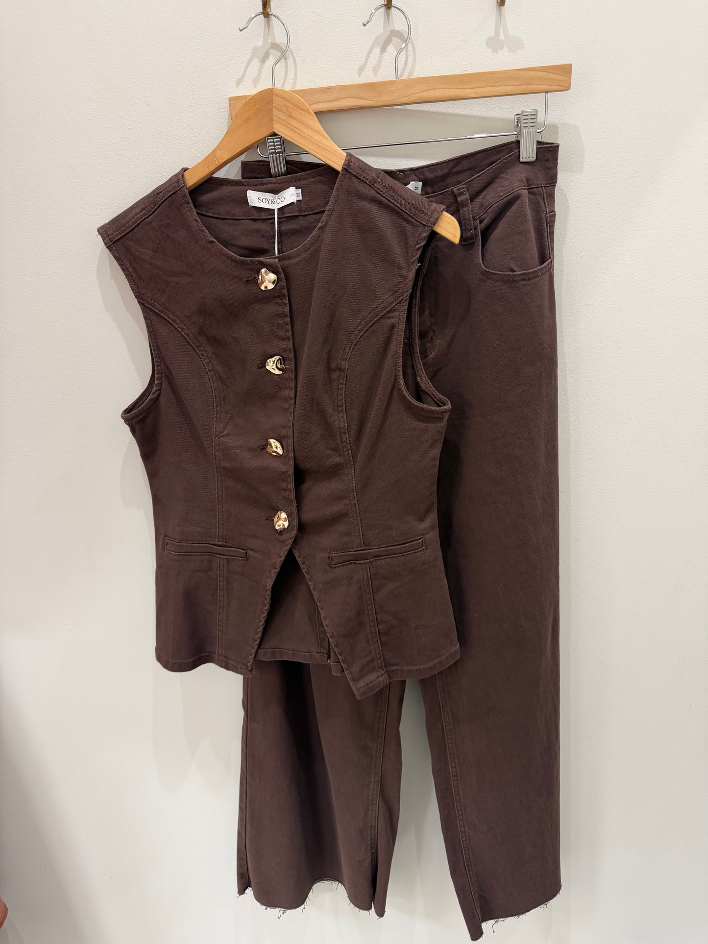 CONJUNTO VAQUERO MARRÓN