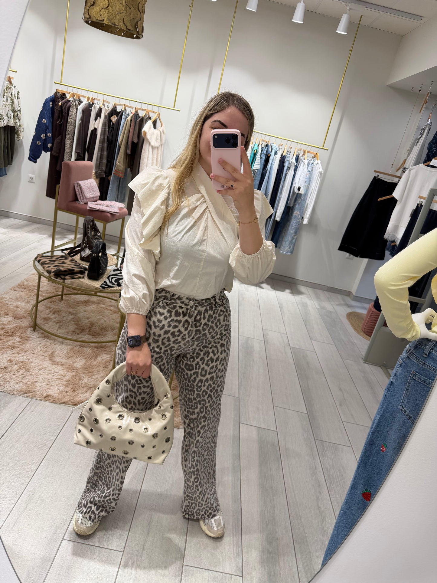 BOLSO BEIGE ARANDELAS