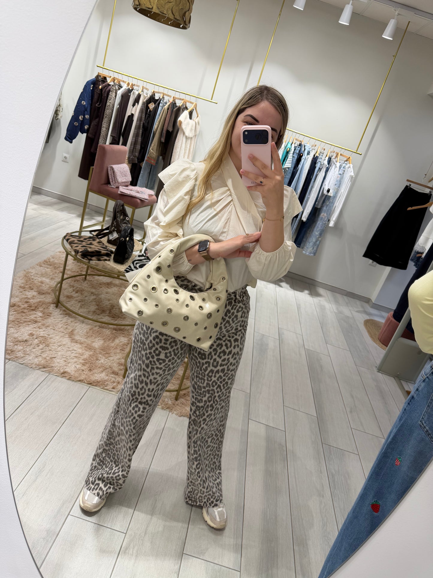 BOLSO BEIGE ARANDELAS
