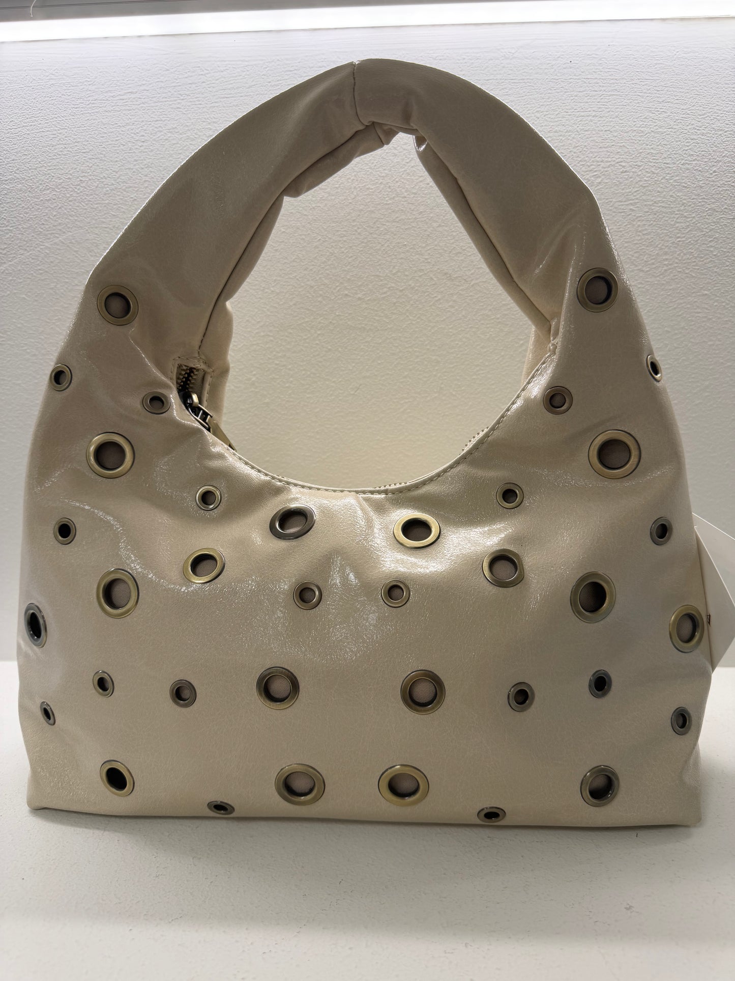 BOLSO BEIGE ARANDELAS