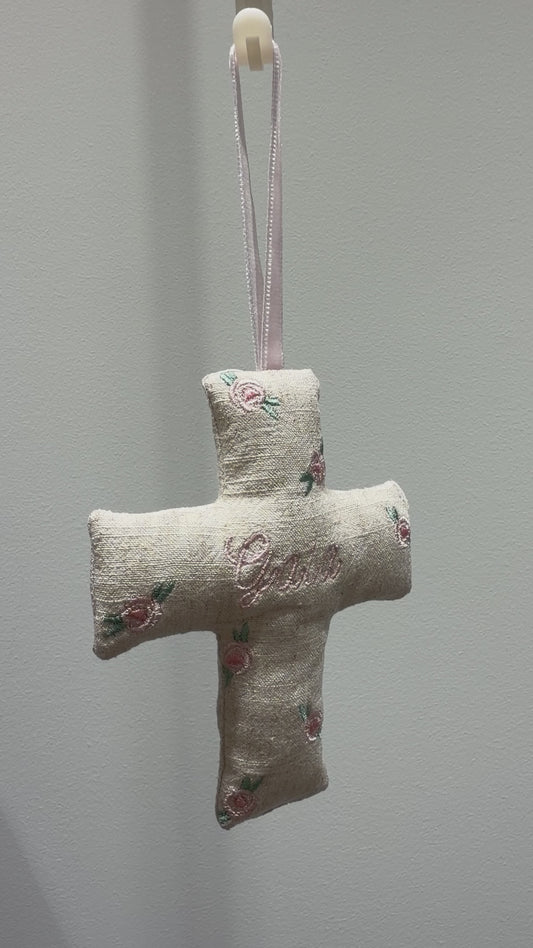 CRUZ BORDADA